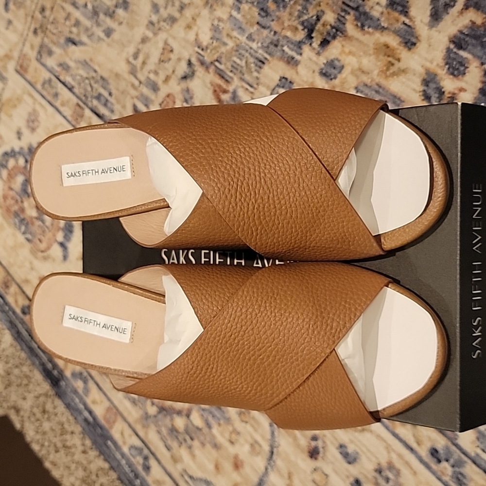 NWT Saks Fifth Avenue Pebbled Leather Gracie Mule Heels